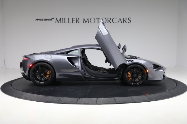 Used 2024 McLaren Artura Performance for sale $185,900 at Rolls-Royce Motor Cars Greenwich in Greenwich CT 06830 19