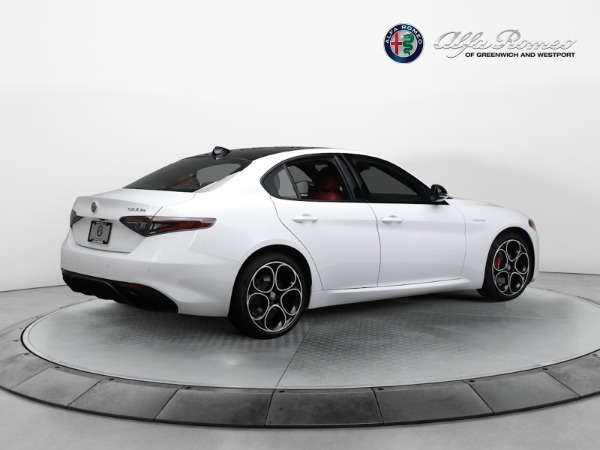 New 2024 Alfa Romeo Giulia Veloce for sale $55,985 at Rolls-Royce Motor Cars Greenwich in Greenwich CT 06830 14