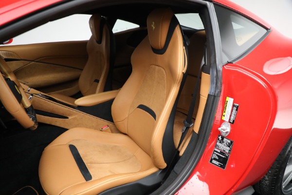 Used 2022 Ferrari Roma for sale $289,900 at Rolls-Royce Motor Cars Greenwich in Greenwich CT 06830 14