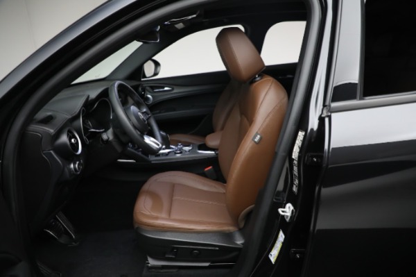 Used 2022 Alfa Romeo Stelvio Ti for sale Sold at Rolls-Royce Motor Cars Greenwich in Greenwich CT 06830 22