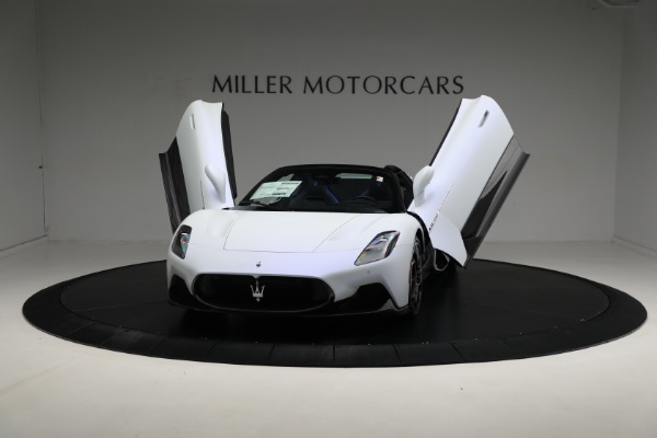 Used 2023 Maserati MC20 Cielo for sale Call for price at Rolls-Royce Motor Cars Greenwich in Greenwich CT 06830 27