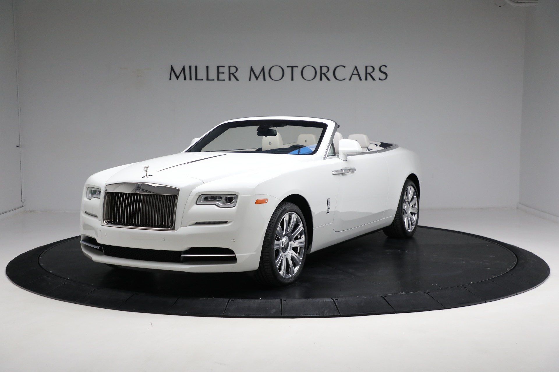Used 2017 Rolls-Royce Dawn for sale Sold at Rolls-Royce Motor Cars Greenwich in Greenwich CT 06830 1