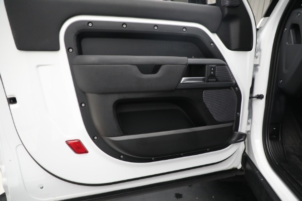 Used 2023 Land Rover Defender 90 X-Dynamic SE for sale Sold at Rolls-Royce Motor Cars Greenwich in Greenwich CT 06830 15