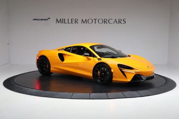 New 2024 McLaren Artura for sale $276,833 at Rolls-Royce Motor Cars Greenwich in Greenwich CT 06830 10