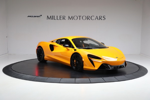 New 2024 McLaren Artura for sale $276,833 at Rolls-Royce Motor Cars Greenwich in Greenwich CT 06830 11