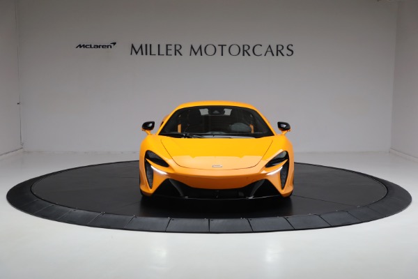 New 2024 McLaren Artura for sale $276,833 at Rolls-Royce Motor Cars Greenwich in Greenwich CT 06830 12