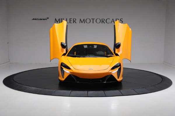 New 2024 McLaren Artura for sale Sold at Rolls-Royce Motor Cars Greenwich in Greenwich CT 06830 13