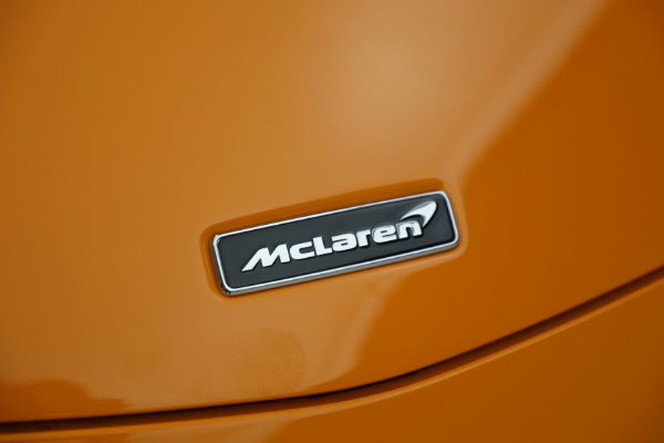 New 2024 McLaren Artura for sale $276,833 at Rolls-Royce Motor Cars Greenwich in Greenwich CT 06830 19