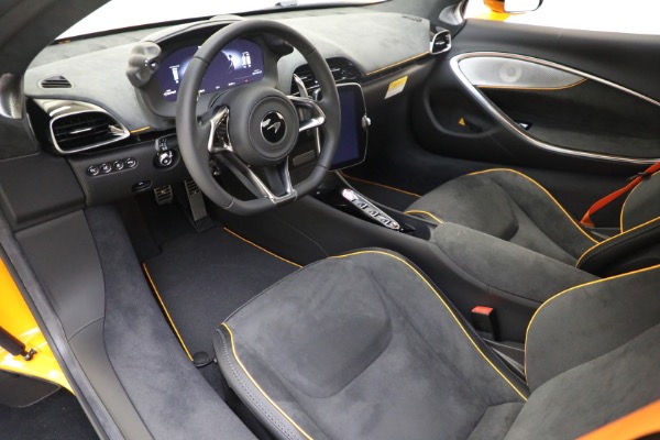 New 2024 McLaren Artura for sale $276,833 at Rolls-Royce Motor Cars Greenwich in Greenwich CT 06830 25