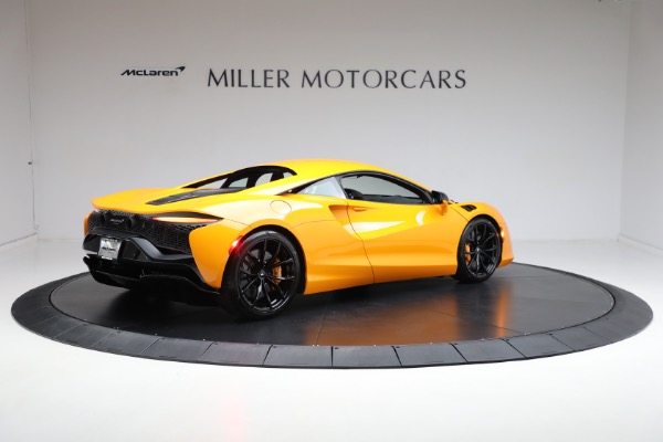 New 2024 McLaren Artura for sale $276,833 at Rolls-Royce Motor Cars Greenwich in Greenwich CT 06830 8