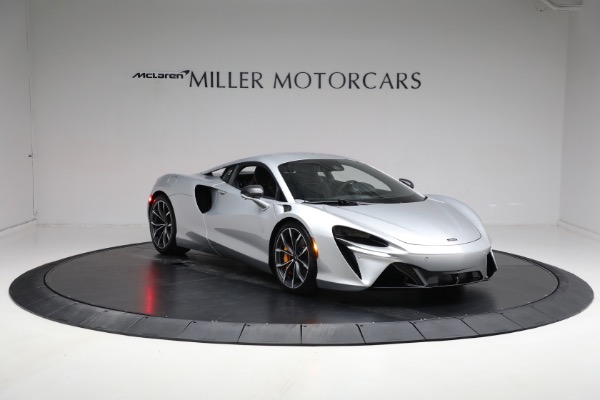 New 2024 McLaren Artura TechLux for sale $291,233 at Rolls-Royce Motor Cars Greenwich in Greenwich CT 06830 11