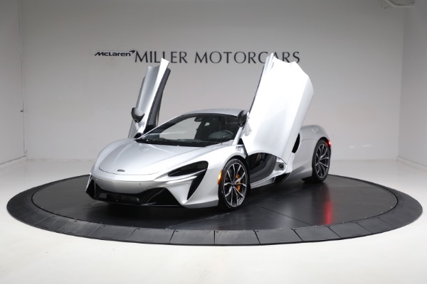 New 2024 McLaren Artura TechLux for sale $291,233 at Rolls-Royce Motor Cars Greenwich in Greenwich CT 06830 12