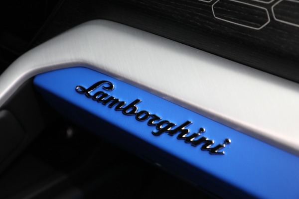 Used 2024 Lamborghini Urus S for sale $299,900 at Rolls-Royce Motor Cars Greenwich in Greenwich CT 06830 27