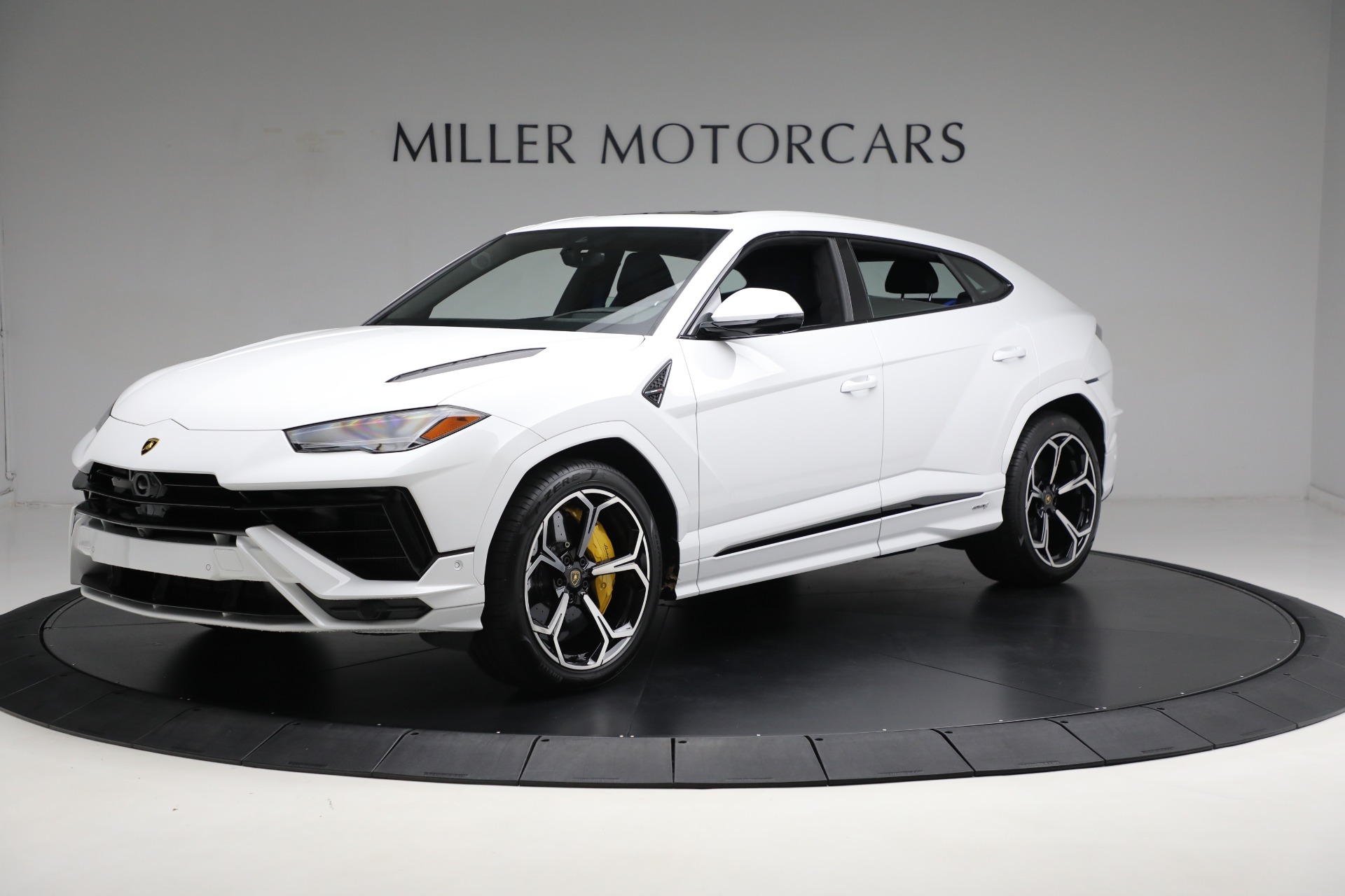 Used 2024 Lamborghini Urus S for sale Sold at Rolls-Royce Motor Cars Greenwich in Greenwich CT 06830 1