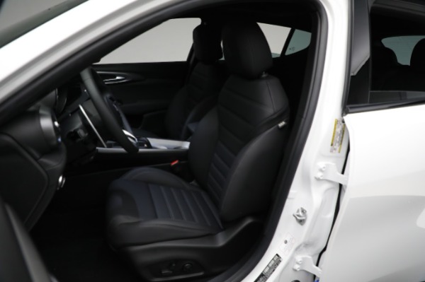 New 2024 Alfa Romeo Tonale Veloce for sale Sold at Rolls-Royce Motor Cars Greenwich in Greenwich CT 06830 28