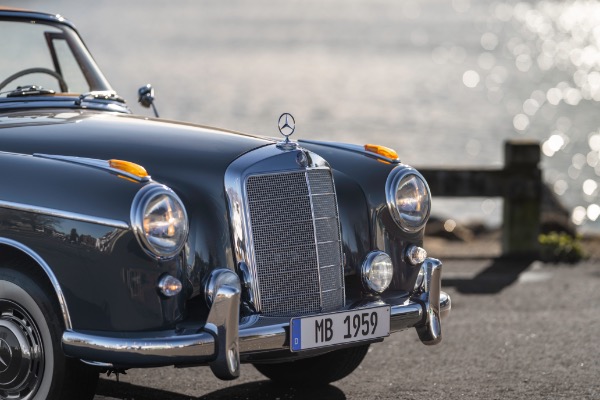 Used 1959 Mercedes Benz 220 S Ponton Cabriolet for sale $229,900 at Rolls-Royce Motor Cars Greenwich in Greenwich CT 06830 14