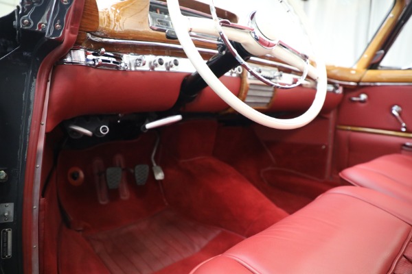Used 1959 Mercedes Benz 220 S Ponton Cabriolet for sale $229,900 at Rolls-Royce Motor Cars Greenwich in Greenwich CT 06830 15