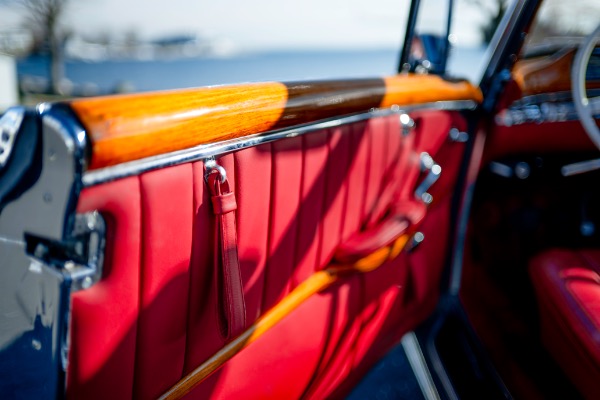 Used 1959 Mercedes-Benz 220 S Ponton Cabriolet for sale $189,900 at Rolls-Royce Motor Cars Greenwich in Greenwich CT 06830 18
