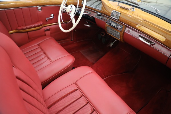 Used 1959 Mercedes Benz 220 S Ponton Cabriolet for sale $229,900 at Rolls-Royce Motor Cars Greenwich in Greenwich CT 06830 23