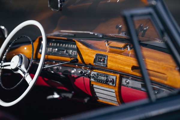 Used 1959 Mercedes-Benz 220 S Ponton Cabriolet for sale $189,900 at Rolls-Royce Motor Cars Greenwich in Greenwich CT 06830 23