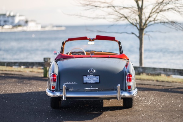Used 1959 Mercedes-Benz 220 S Ponton Cabriolet for sale $189,900 at Rolls-Royce Motor Cars Greenwich in Greenwich CT 06830 8