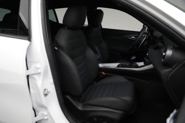 New 2024 Alfa Romeo Tonale Veloce for sale Sold at Rolls-Royce Motor Cars Greenwich in Greenwich CT 06830 20