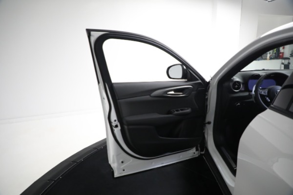 New 2024 Alfa Romeo Tonale Veloce for sale Sold at Rolls-Royce Motor Cars Greenwich in Greenwich CT 06830 26