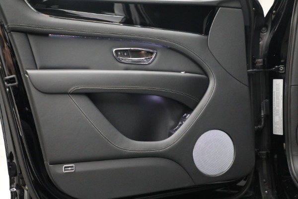 New 2024 Bentley Bentayga Hybrid for sale $241,325 at Rolls-Royce Motor Cars Greenwich in Greenwich CT 06830 15