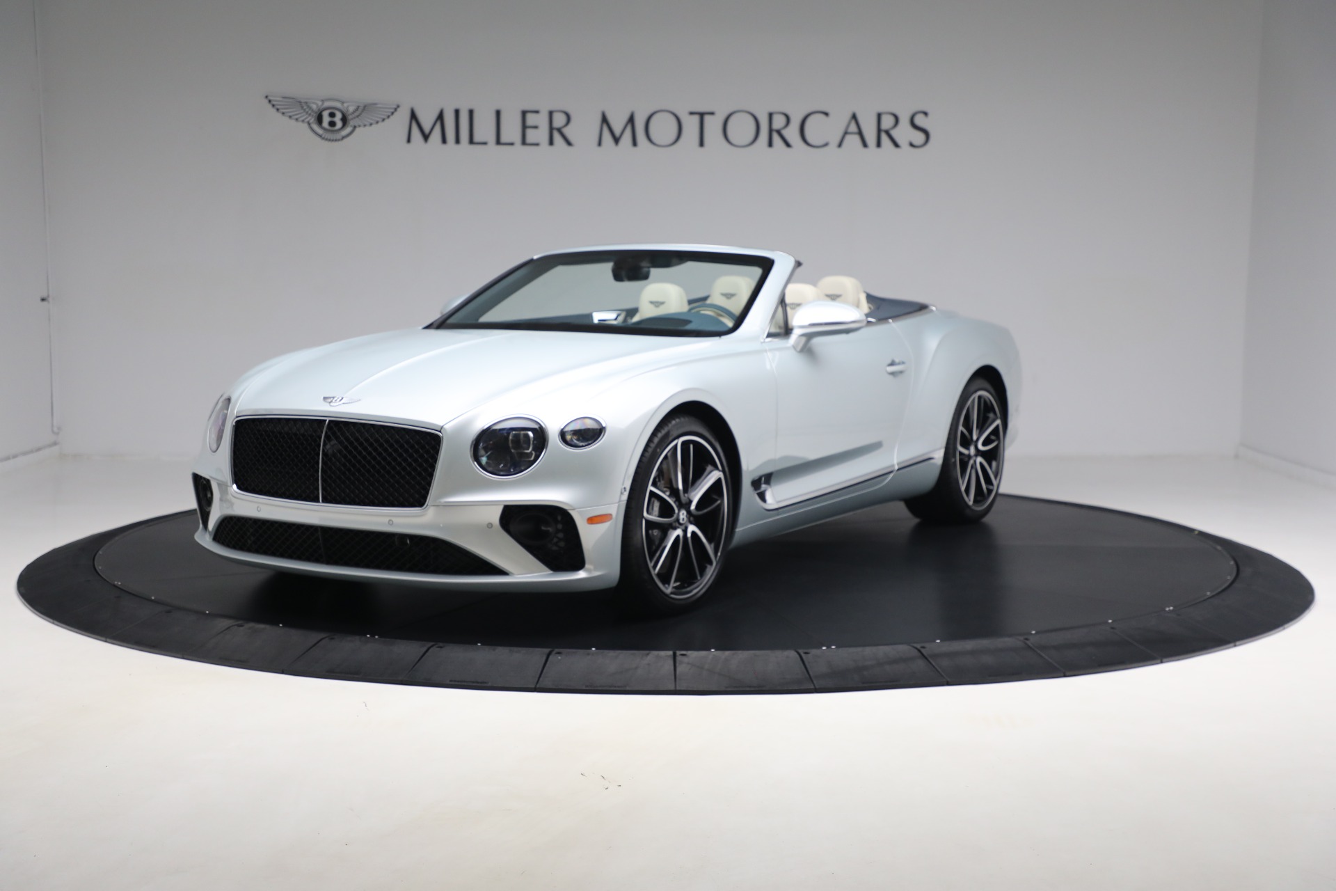 New 2024 Bentley Continental GTC V8 for sale $321,175 at Rolls-Royce Motor Cars Greenwich in Greenwich CT 06830 1