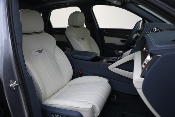 New 2024 Bentley Bentayga V8 for sale Sold at Rolls-Royce Motor Cars Greenwich in Greenwich CT 06830 23