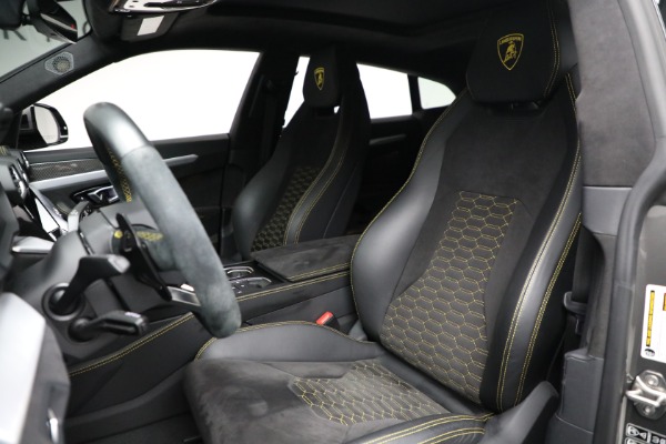 Used 2021 Lamborghini Urus for sale $212,900 at Rolls-Royce Motor Cars Greenwich in Greenwich CT 06830 24
