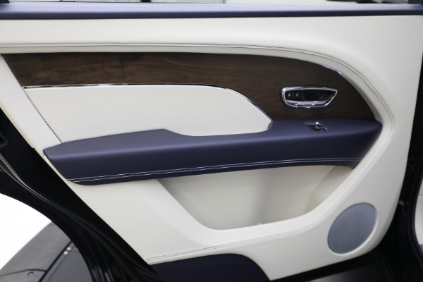 Used 2024 Bentley Bentayga EWB V8 for sale $204,900 at Rolls-Royce Motor Cars Greenwich in Greenwich CT 06830 24