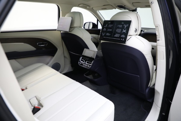 Used 2024 Bentley Bentayga EWB V8 for sale $204,900 at Rolls-Royce Motor Cars Greenwich in Greenwich CT 06830 25