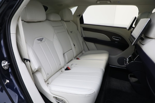 Used 2024 Bentley Bentayga EWB V8 for sale $204,900 at Rolls-Royce Motor Cars Greenwich in Greenwich CT 06830 27