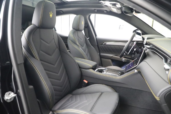 New 2024 Maserati Grecale Trofeo for sale Sold at Rolls-Royce Motor Cars Greenwich in Greenwich CT 06830 22