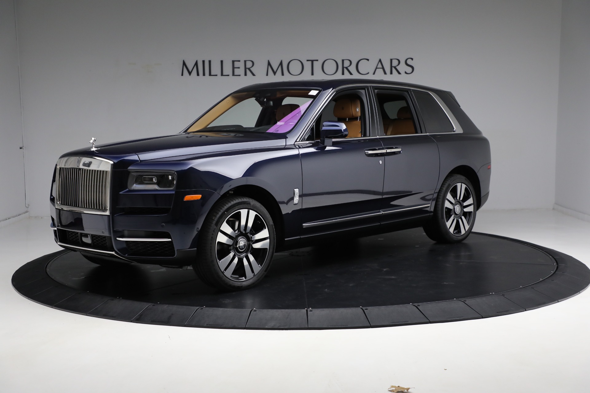 New 2024 Rolls-Royce Cullinan for sale $442,925 at Rolls-Royce Motor Cars Greenwich in Greenwich CT 06830 1