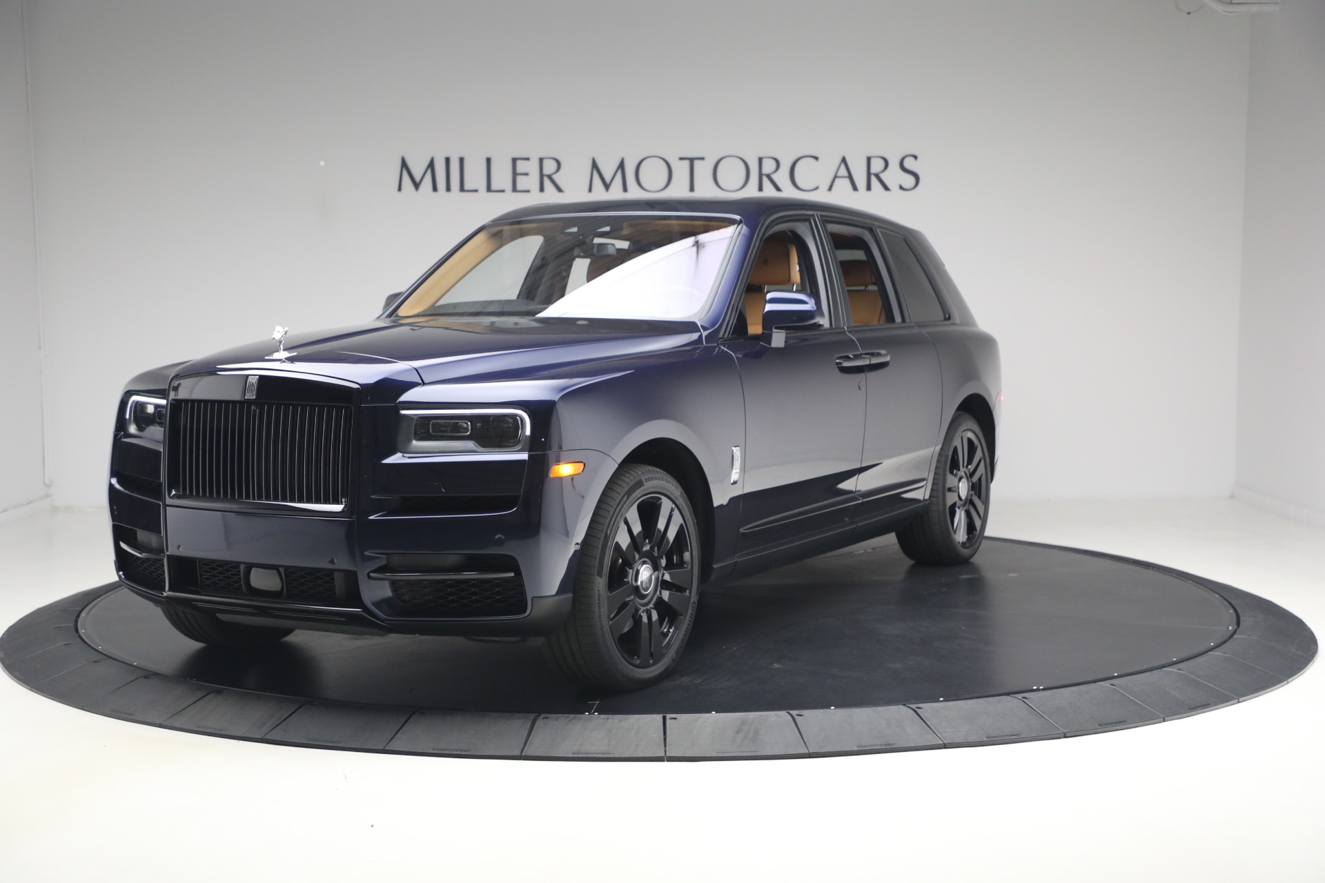 Used 2024 Rolls-Royce Cullinan for sale $329,900 at Rolls-Royce Motor Cars Greenwich in Greenwich CT 06830 1