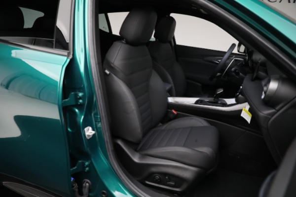 New 2024 Alfa Romeo Tonale Veloce for sale Sold at Rolls-Royce Motor Cars Greenwich in Greenwich CT 06830 27
