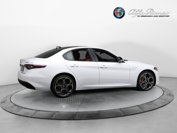 New 2024 Alfa Romeo Giulia Veloce for sale $56,710 at Rolls-Royce Motor Cars Greenwich in Greenwich CT 06830 17