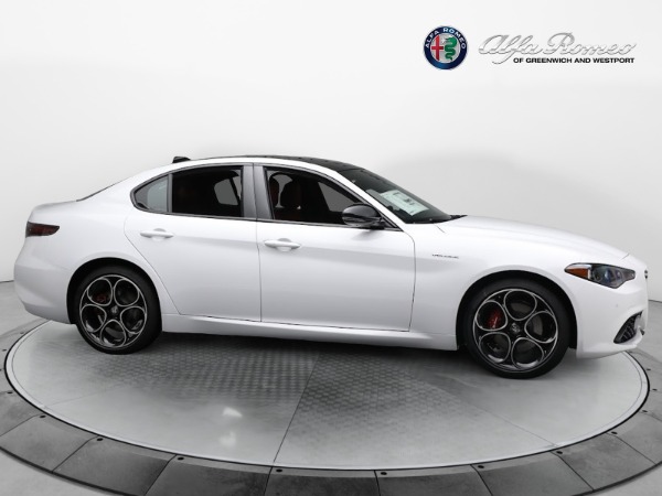 New 2024 Alfa Romeo Giulia Veloce for sale $56,710 at Rolls-Royce Motor Cars Greenwich in Greenwich CT 06830 20