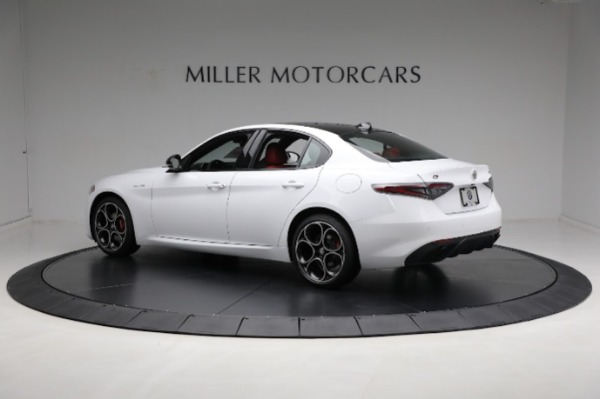 New 2024 Alfa Romeo Giulia Veloce for sale $56,710 at Rolls-Royce Motor Cars Greenwich in Greenwich CT 06830 10