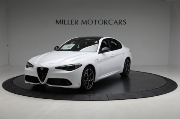 New 2024 Alfa Romeo Giulia Veloce for sale $56,710 at Rolls-Royce Motor Cars Greenwich in Greenwich CT 06830 4