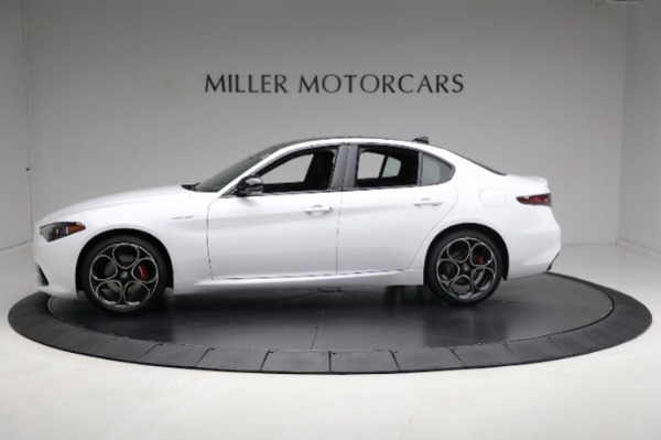 New 2024 Alfa Romeo Giulia Veloce for sale $56,710 at Rolls-Royce Motor Cars Greenwich in Greenwich CT 06830 6