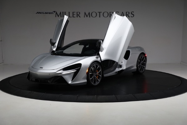 New 2023 McLaren Artura Vision for sale Sold at Rolls-Royce Motor Cars Greenwich in Greenwich CT 06830 13