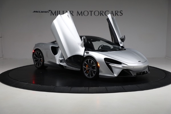 New 2023 McLaren Artura Vision for sale Sold at Rolls-Royce Motor Cars Greenwich in Greenwich CT 06830 19