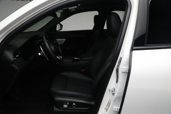 New 2024 Maserati Grecale GT for sale Sold at Rolls-Royce Motor Cars Greenwich in Greenwich CT 06830 23