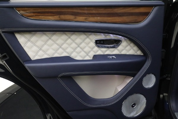 Used 2021 Bentley Bentayga V8 for sale Sold at Rolls-Royce Motor Cars Greenwich in Greenwich CT 06830 17