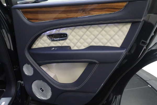Used 2021 Bentley Bentayga V8 for sale Sold at Rolls-Royce Motor Cars Greenwich in Greenwich CT 06830 25