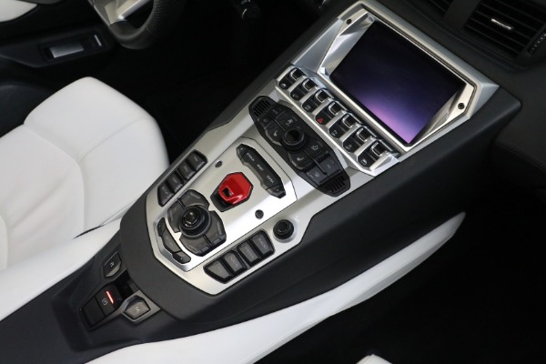 Used 2013 Lamborghini Aventador LP 700-4 for sale Sold at Rolls-Royce Motor Cars Greenwich in Greenwich CT 06830 23
