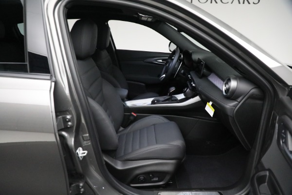 New 2024 Alfa Romeo Tonale Veloce for sale Sold at Rolls-Royce Motor Cars Greenwich in Greenwich CT 06830 27